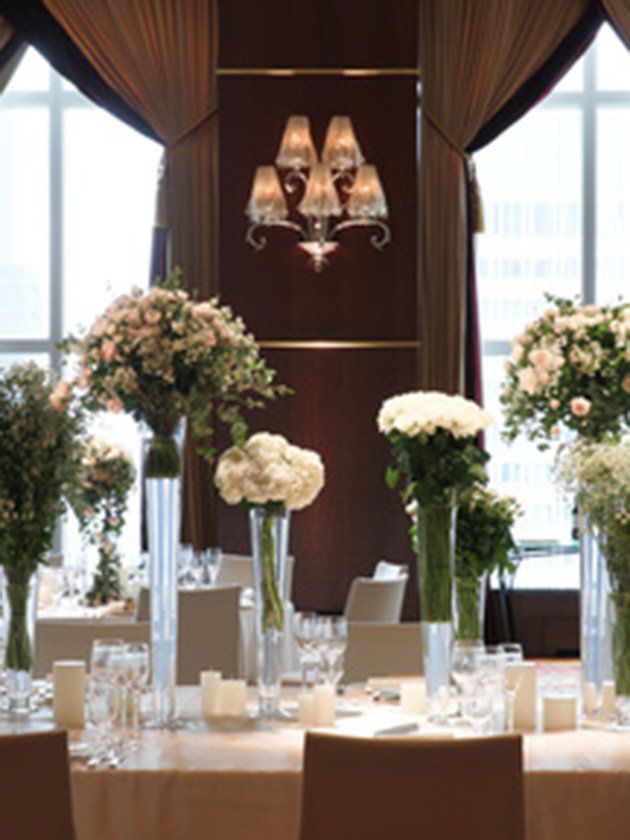 Tablecloth, Bouquet, Flower, Interior design, Petal, Centrepiece, Interior design, Cut flowers, Floristry, Linens, 