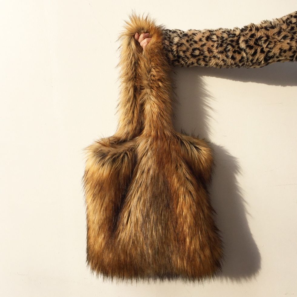 Fur, Fur clothing, Tail, Natural material, 
