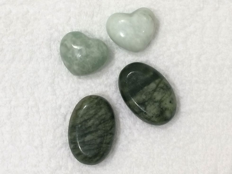 Green, Heart, Natural material, Circle, Oval, Silver, Pebble, 