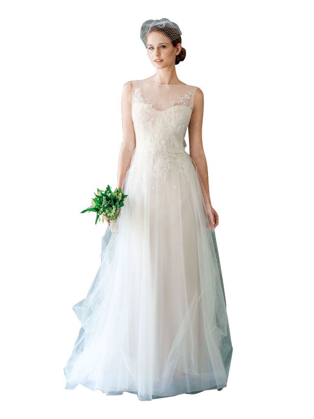 Clothing, Dress, Sleeve, Bridal clothing, Shoulder, Textile, Standing, White, Gown, Wedding dress, 