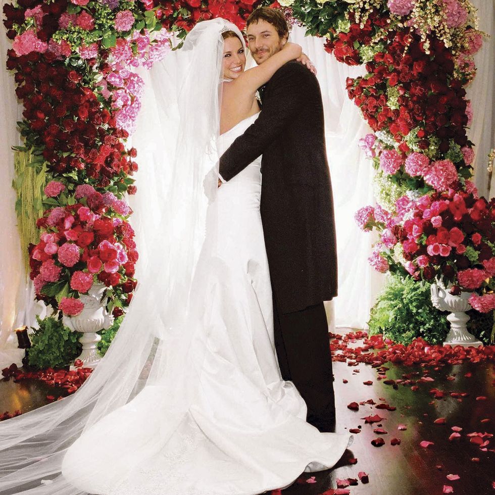 Wedding dress, Bride, Gown, Dress, White, Clothing, Photograph, Bridal clothing, Shoulder, Veil, 