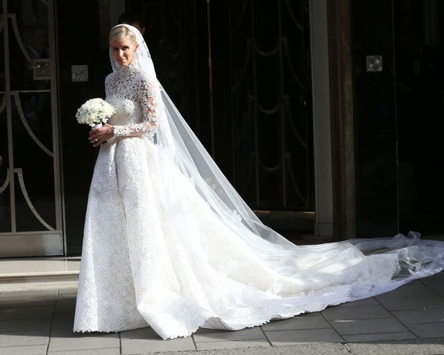 Bride, Wedding dress, Gown, Dress, Bridal accessory, Veil, Bridal veil, Clothing, White, Bridal clothing, 