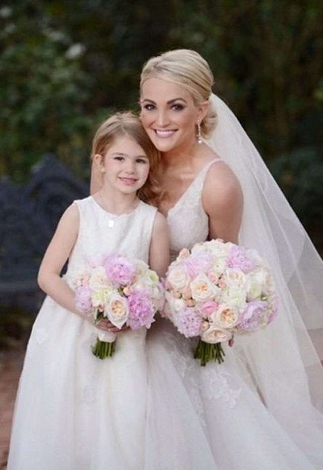 Bride, Photograph, Dress, Wedding dress, Gown, Pink, Bridal clothing, Clothing, Bridal party dress, Ceremony, 