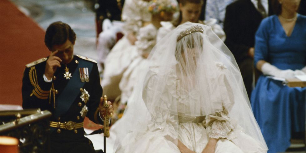 Bridal veil, Bridal clothing, Dress, Photograph, Veil, Gown, Formal wear, Suit, Bride, Tradition, 