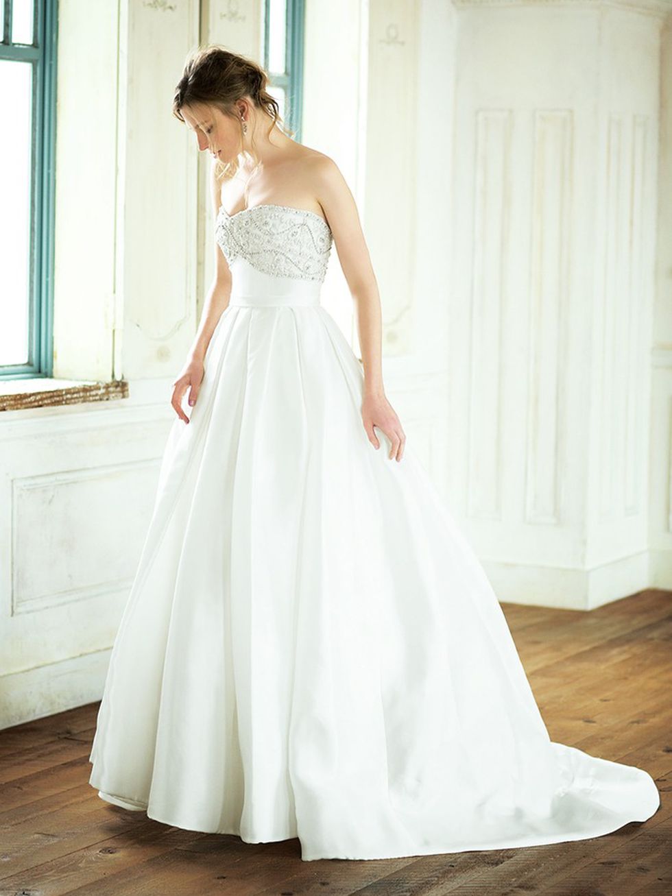 Gown, Wedding dress, Clothing, Dress, Bride, Bridal clothing, Photograph, Bridal party dress, Shoulder, Bridal accessory, 