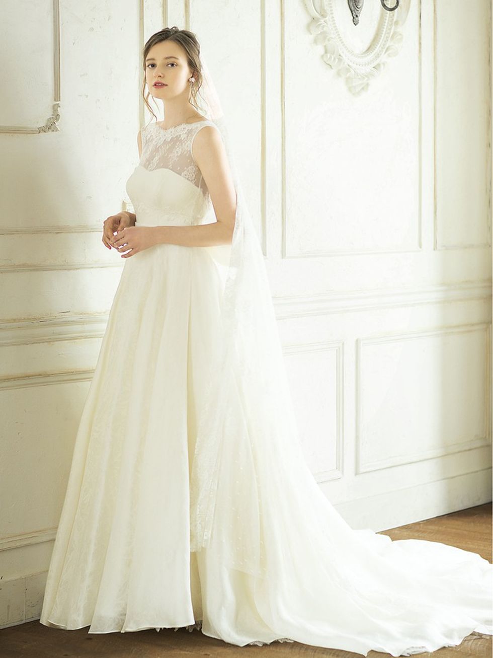 Gown, Wedding dress, Clothing, Dress, Bride, Bridal clothing, Bridal party dress, Photograph, Shoulder, Bridal accessory, 