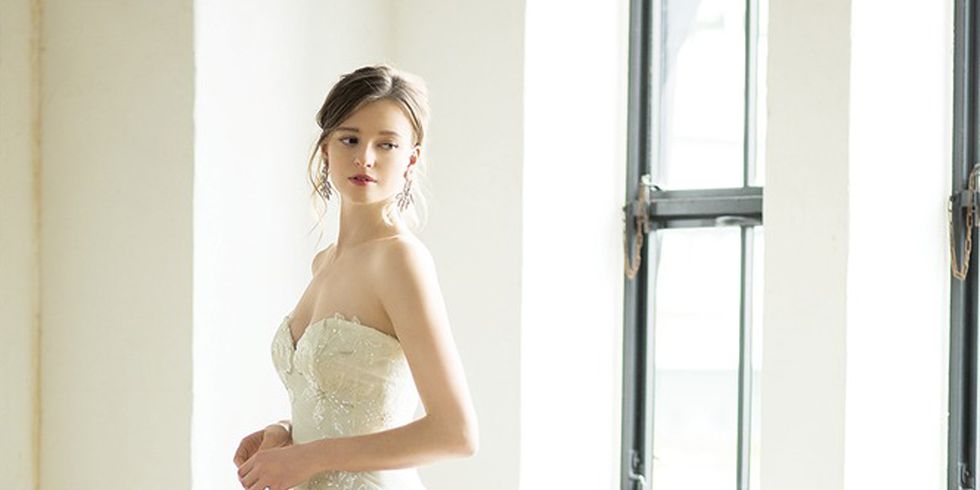 Clothing, Window, Bridal clothing, Dress, Shoulder, Textile, Gown, Photograph, Joint, White, 