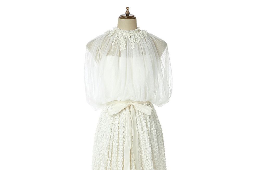 Dress, Textile, White, Formal wear, One-piece garment, Gown, Day dress, Embellishment, Beige, Ivory, 