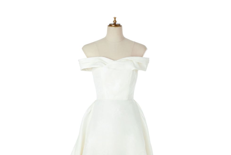 Dress, Sleeve, Textile, White, One-piece garment, Formal wear, Gown, Wedding dress, Day dress, Fashion, 