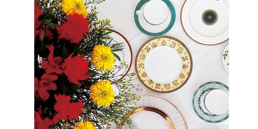 Yellow, Petal, Flower, Serveware, Dishware, Bouquet, Cut flowers, Flower Arranging, Circle, Floristry, 