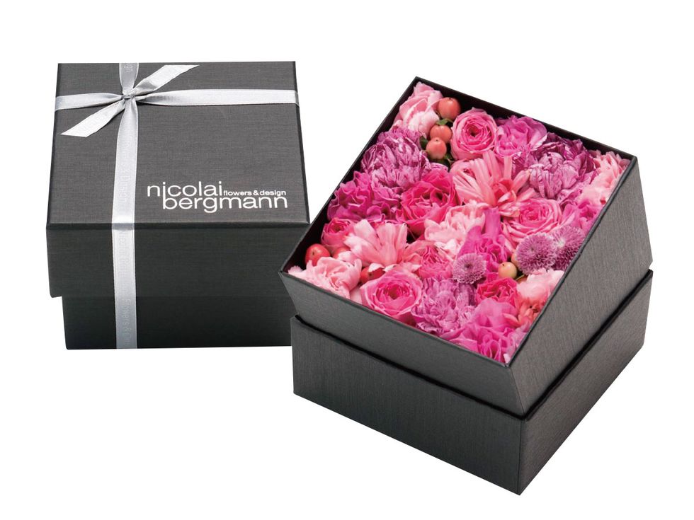 Pink, Petal, Flower, Box, Plant, Cut flowers, Rose, Rectangle, Bouquet, Rose family, 