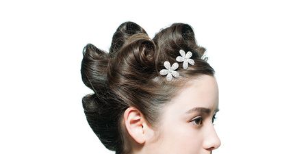 Ear, Lip, Hairstyle, Hair accessory, Style, Headpiece, Headgear, Costume accessory, Fashion, Beauty, 