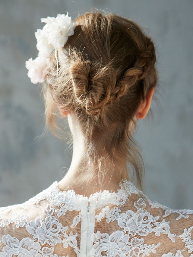 Hairstyle, Shoulder, Style, Back, Beauty, Neck, Bun, Brown hair, Bridal accessory, Embellishment, 