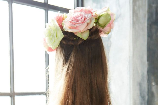 Hairstyle, Window, Petal, Hair accessory, Flower, Headpiece, Headgear, Costume accessory, Beauty, Long hair, 