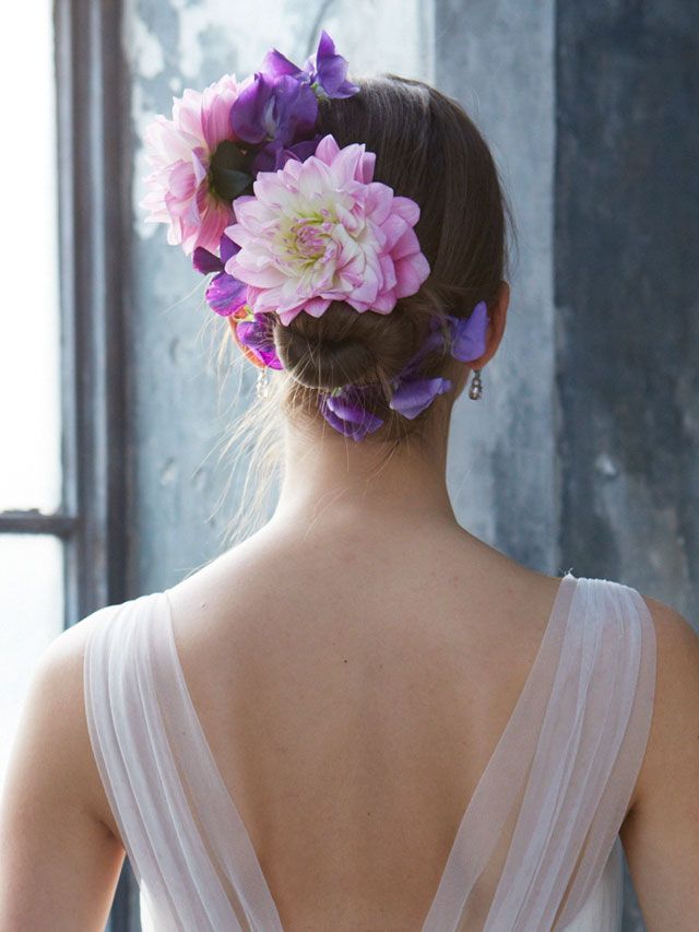 Clothing, Hairstyle, Shoulder, Petal, Joint, Purple, Headgear, Fashion, Neck, Hair accessory, 