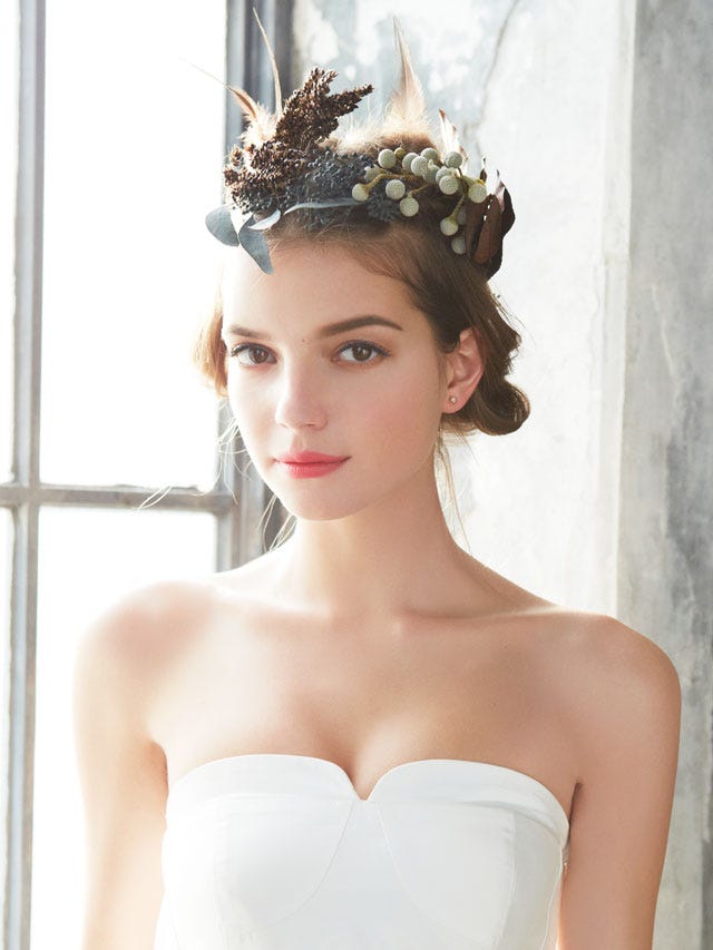 Clothing, Hairstyle, Skin, Shoulder, Strapless dress, Photograph, Joint, Hair accessory, White, Headpiece, 