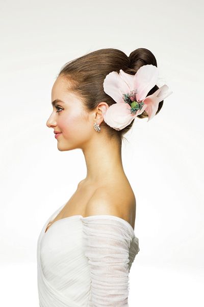 Ear, Hairstyle, Shoulder, Bridal accessory, Style, Dress, Strapless dress, Hair accessory, Bridal clothing, Eyelash, 