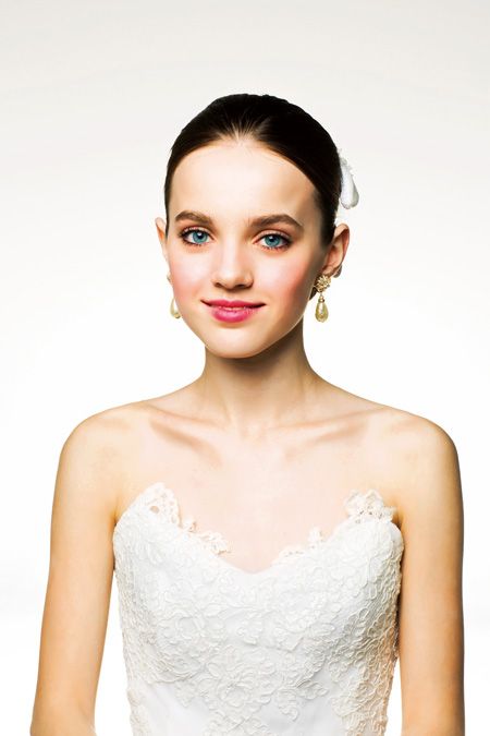 Clothing, Ear, Lip, Hairstyle, Skin, Dress, Strapless dress, Shoulder, Joint, Bridal clothing, 