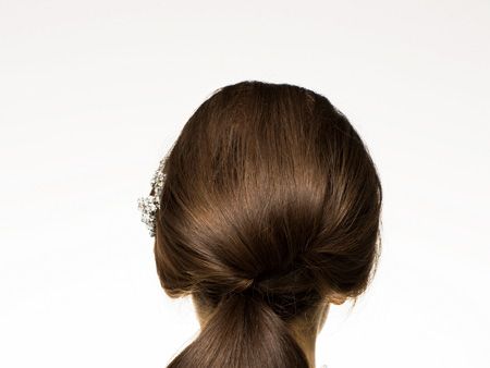 Clothing, Hair, Brown, Hairstyle, Shoulder, Joint, Style, Beauty, Temple, Neck, 