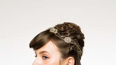 Ear, Hairstyle, Sleeve, Forehead, Shoulder, Joint, Hair accessory, Headpiece, Style, Bridal accessory, 