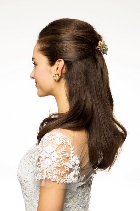 Clothing, Ear, Brown, Hairstyle, Sleeve, Skin, Forehead, Shoulder, Style, Hair accessory, 