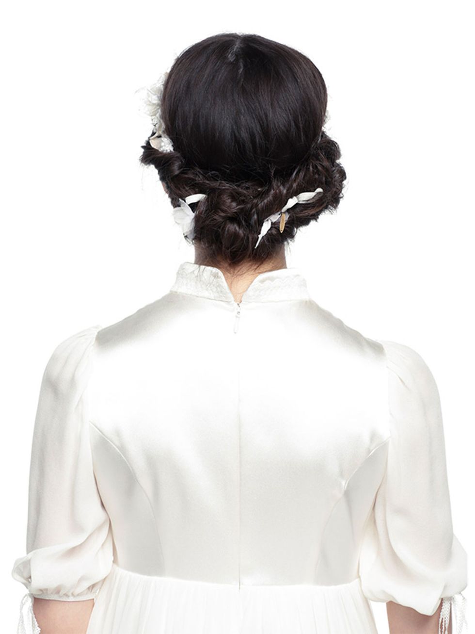 Hairstyle, Sleeve, Collar, Shoulder, Textile, Joint, White, Style, Fashion, Neck, 