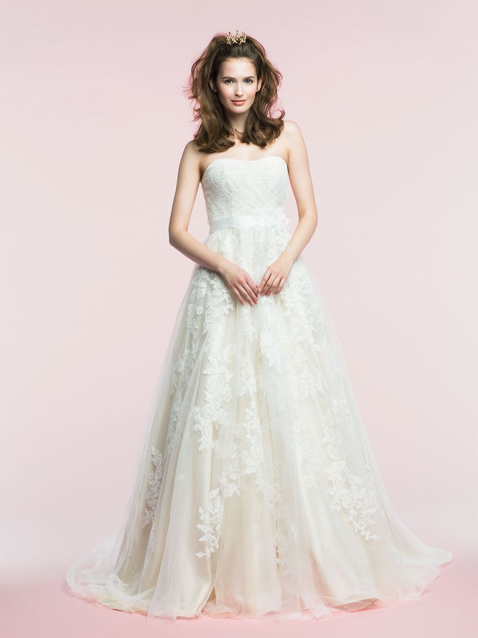Gown, Wedding dress, Clothing, Dress, Fashion model, Bridal clothing, Bridal party dress, Photograph, White, Shoulder, 