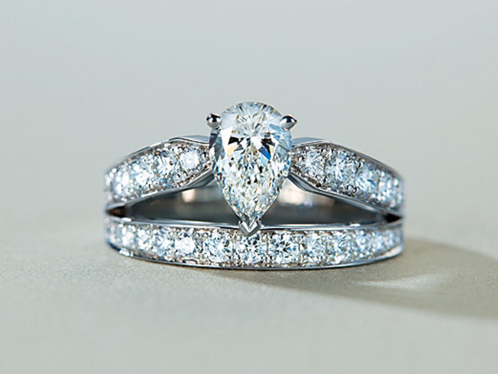 Fashion accessory, Ring, Engagement ring, Diamond, Pre-engagement ring, Jewellery, Platinum, Wedding ring, Body jewelry, Gemstone, 