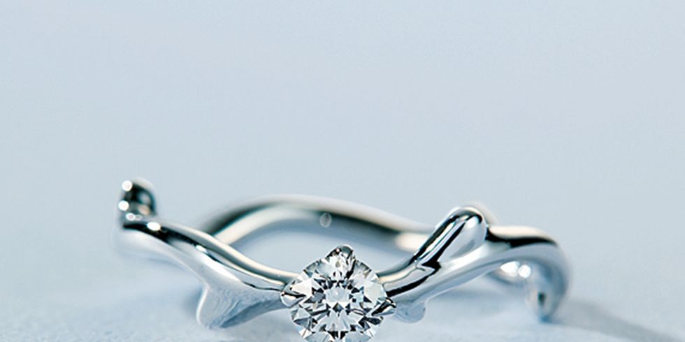 Ring, Body jewelry, Platinum, Jewellery, Fashion accessory, Engagement ring, Wedding ring, Diamond, Pre-engagement ring, Wedding ceremony supply, 