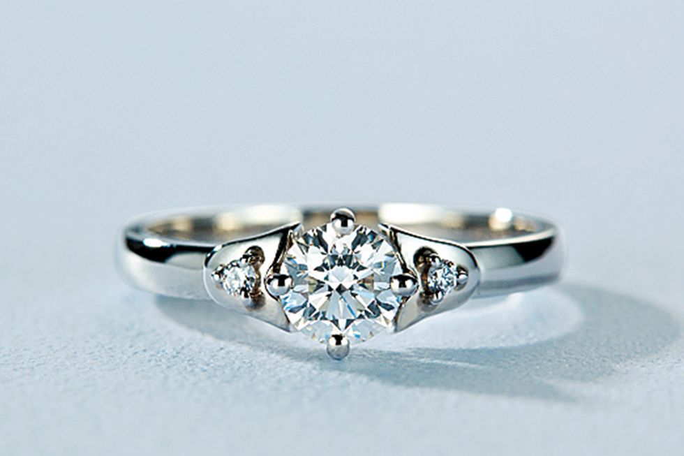 Ring, Engagement ring, Fashion accessory, Jewellery, Pre-engagement ring, Body jewelry, Diamond, Platinum, Gemstone, Wedding ring, 