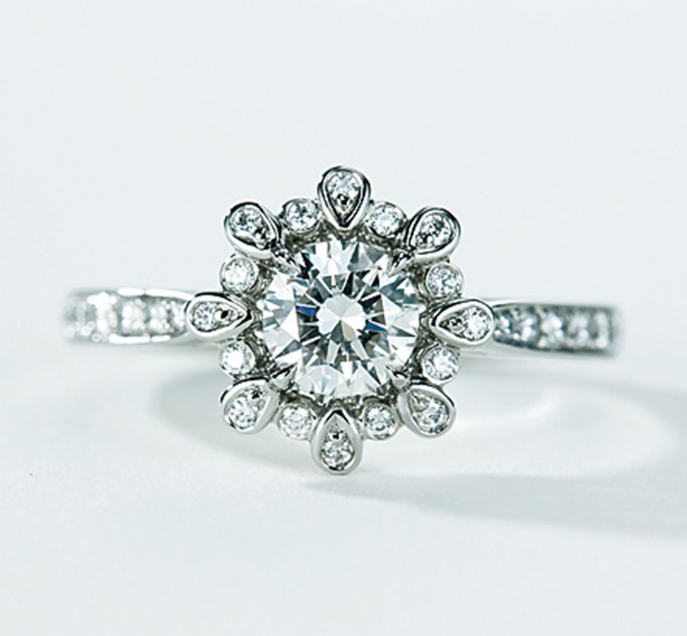 Jewellery, Fashion accessory, Diamond, Body jewelry, Gemstone, Engagement ring, Platinum, Ring, Metal, Silver, 