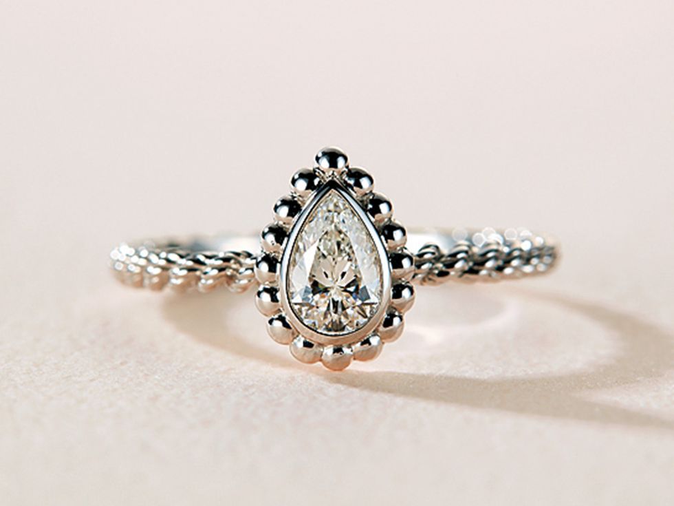 Jewellery, Fashion accessory, Ring, Engagement ring, Body jewelry, Diamond, Gemstone, Pre-engagement ring, Platinum, Wedding ring, 