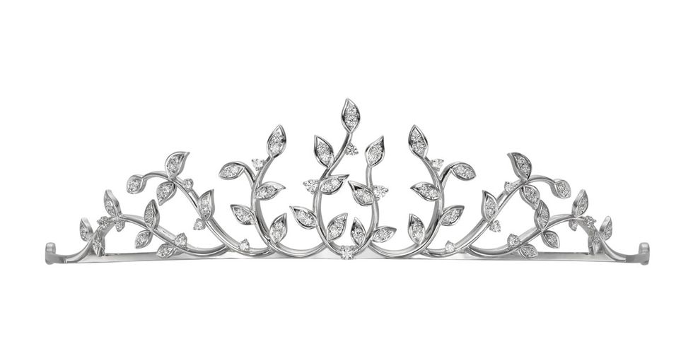 Headpiece, Crown, Tiara, Font, Headgear, Hair accessory, Fashion accessory, Metal, Drawing, 