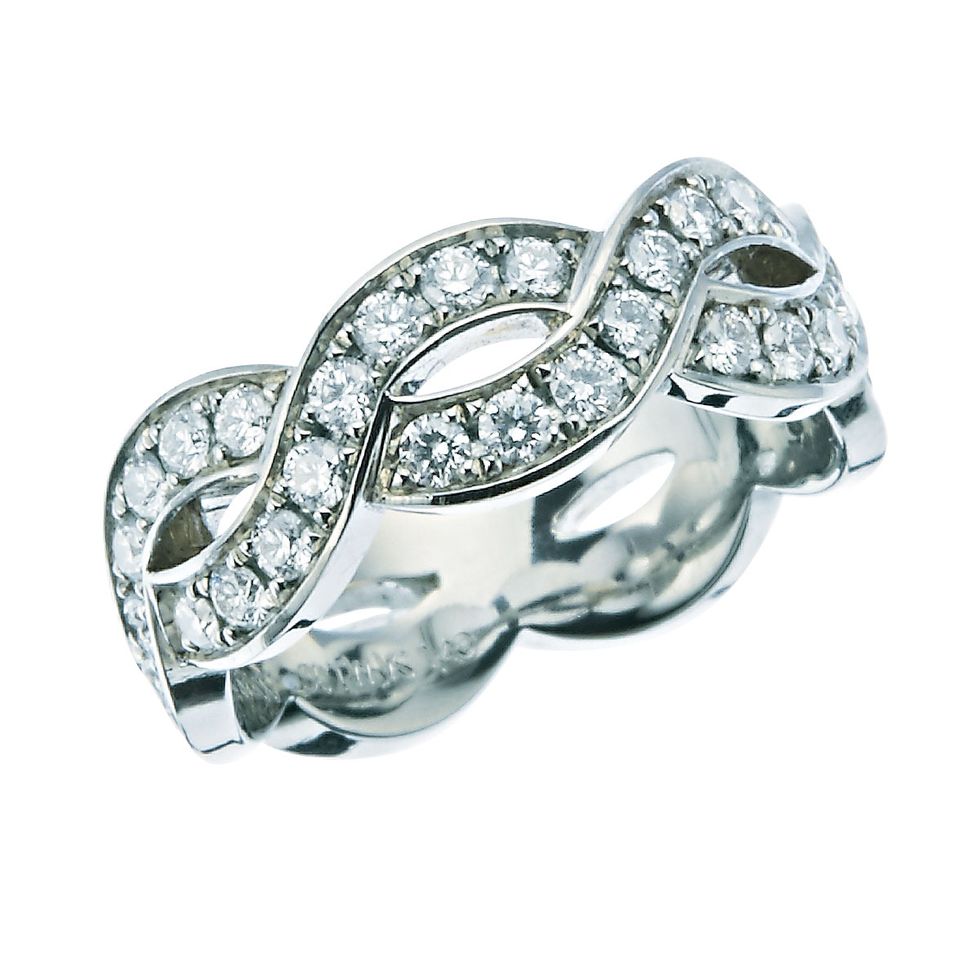Ring, Diamond, Jewellery, Fashion accessory, Pre-engagement ring, Platinum, Body jewelry, Engagement ring, Gemstone, Wedding ring, 