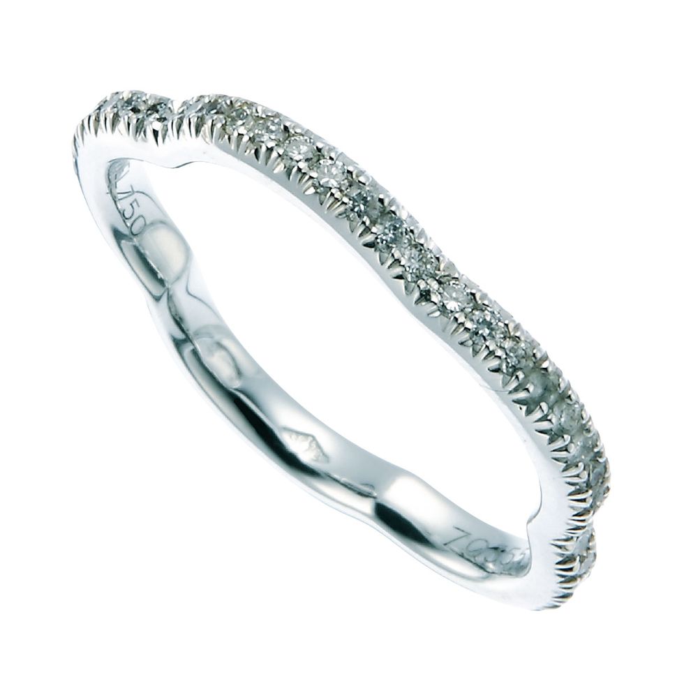 Jewellery, Fashion accessory, Platinum, Metal, Pre-engagement ring, Body jewelry, Diamond, Silver, Ring, Bangle, 