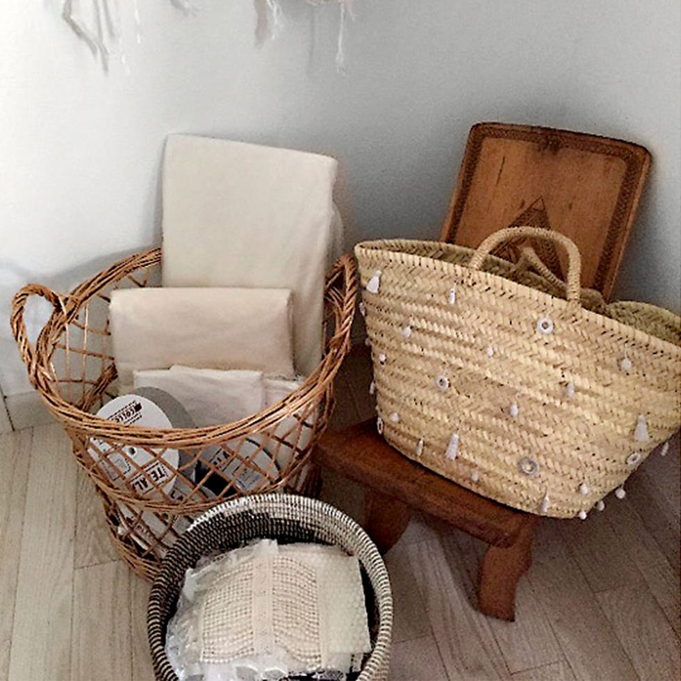 Wicker, Basket, Storage basket, Product, Picnic basket, Room, Furniture, Home accessories, 