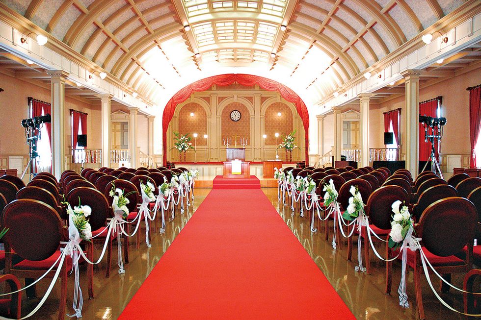 Aisle, Function hall, Building, Event, Red carpet, Interior design, Ceremony, 