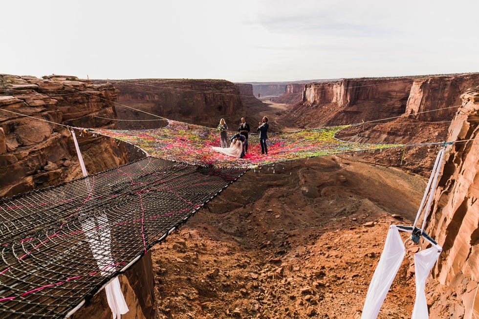 Soil, Bridge, Slope, Geology, Formation, Geological phenomenon, Fault, Outcrop, Badlands, Escarpment, 