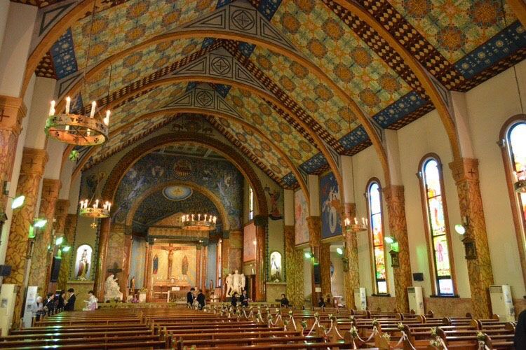 Interior design, Church, Glass, Hall, Ceiling, Chapel, Religious institute, Place of worship, Holy places, Aisle, 