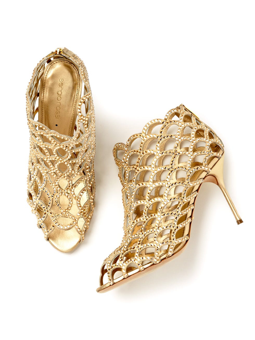 Footwear, Slingback, Shoe, Fashion accessory, Jewellery, Earrings, Ear, Beige, High heels, Wedge, 