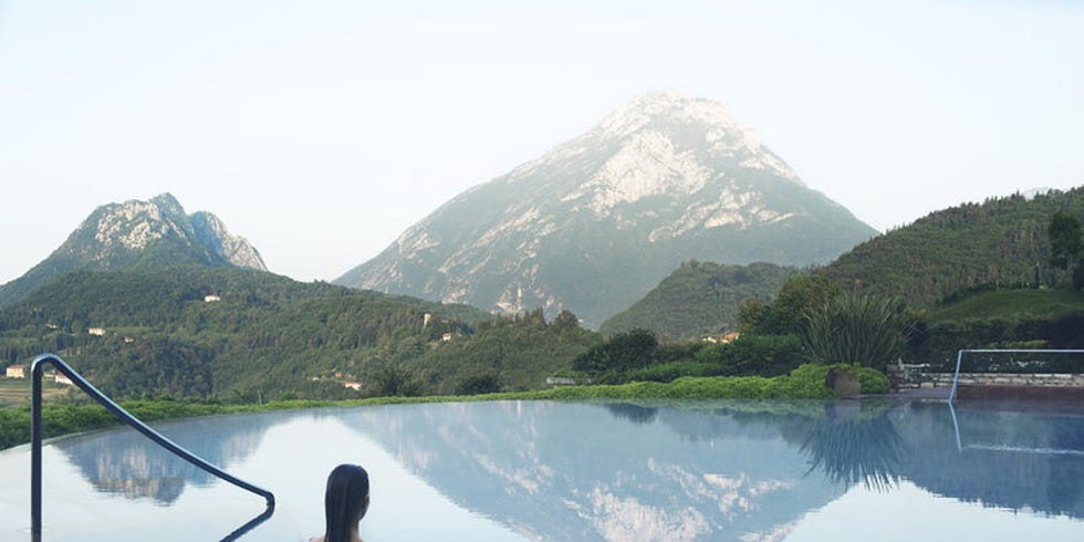 Reflection, Body of water, Lake, Nature, Water, Mountain, Water resources, Tarn, Reservoir, Wilderness, 