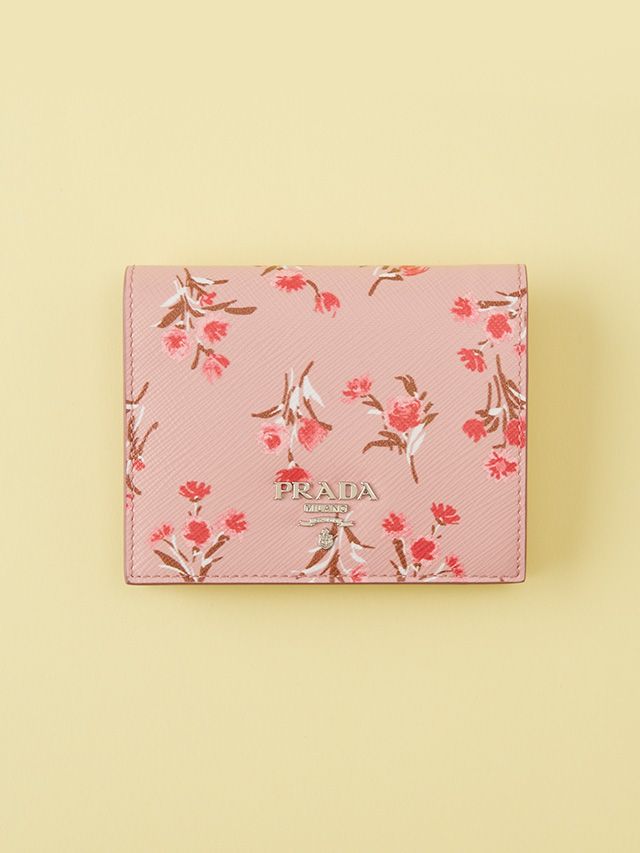 Petal, Pink, Peach, Coquelicot, Floral design, Creative arts, Pedicel, Blossom, Paper product, Paper, 