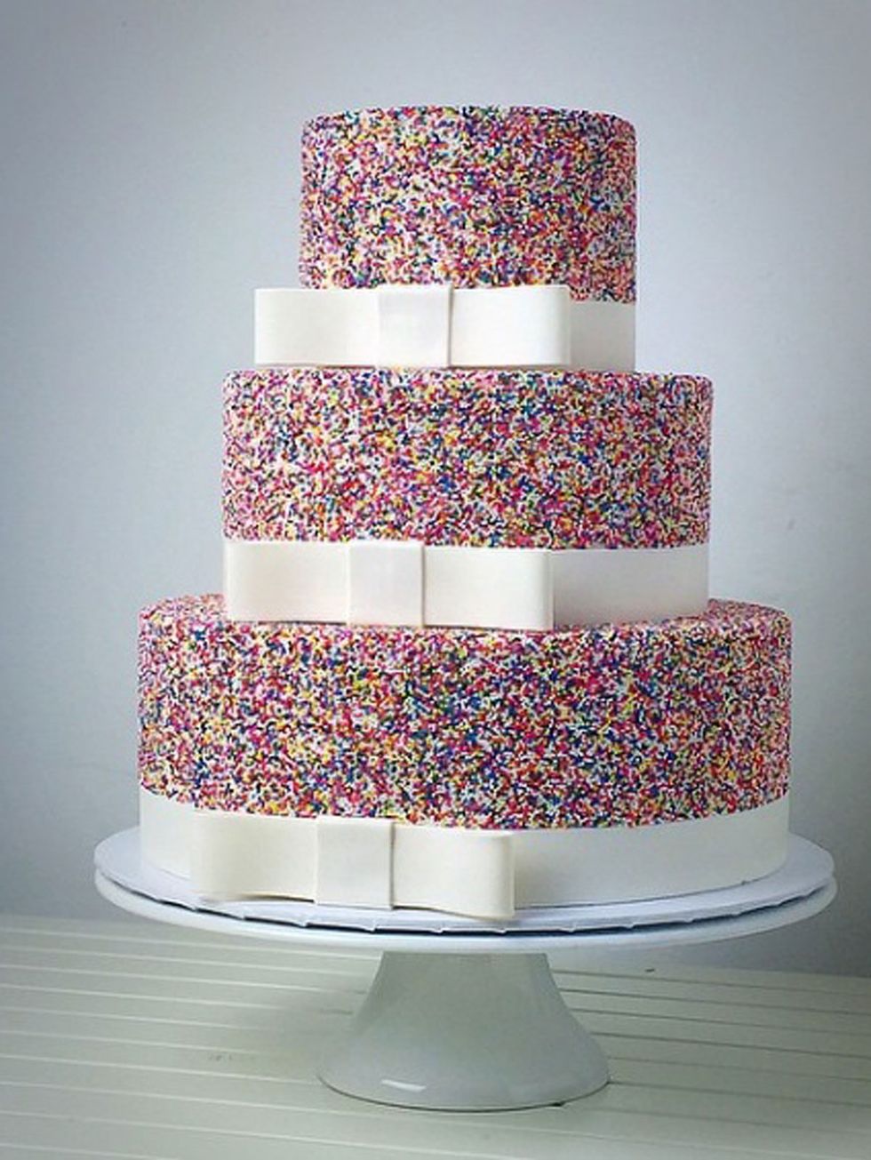 Sugar cake, Cake, Wedding cake, Food, Cake decorating, Dessert, Baked goods, Buttercream, Icing, Sugar paste, 