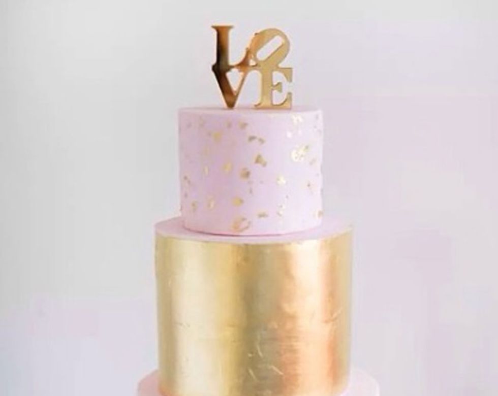 White, Wedding cake, Pink, Sugar paste, Fondant, Buttercream, Icing, Cake, Sugar cake, Cake decorating, 