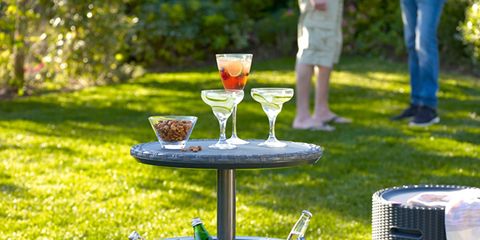 Drink, Drinkware, Stemware, Wine glass, Barware, Cocktail, Outdoor table, Champagne stemware, Alcoholic beverage, Garden, 