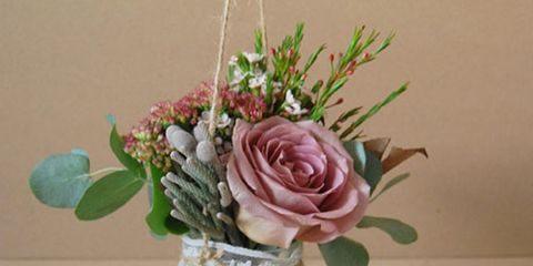 Petal, Flower, Flowering plant, Cut flowers, Bouquet, Garden roses, Hybrid tea rose, Botany, Rose family, Flower Arranging, 