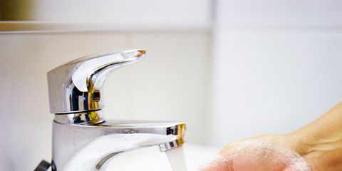Fluid, Liquid, Plumbing fixture, Tap, Sink, Bathroom accessory, Plumbing, Household supply, Household hardware, Plumbing fitting, 