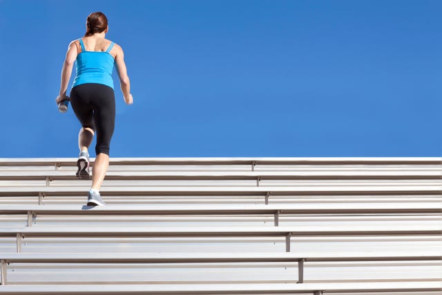 Azul, Pierna humana, Atletismo de pista y campo, Ropa deportiva, Calzado deportivo, De pie, Corriendo, Línea, Ejercicio, Rodilla, 