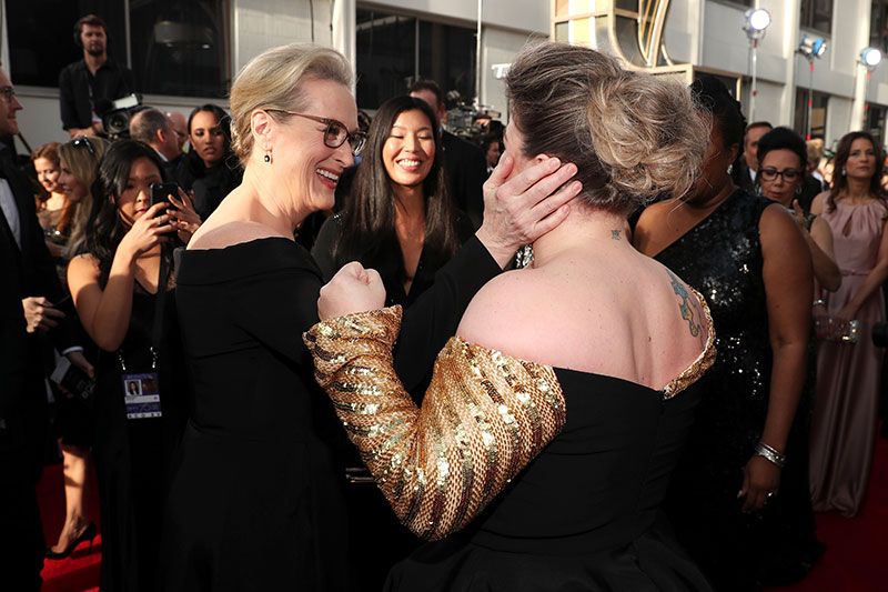 6. Meryl Streep and Kelly Clarkson met at Golden Globes red carpet. Kelly shared how much Meryl meant to her when they met for the very first time.