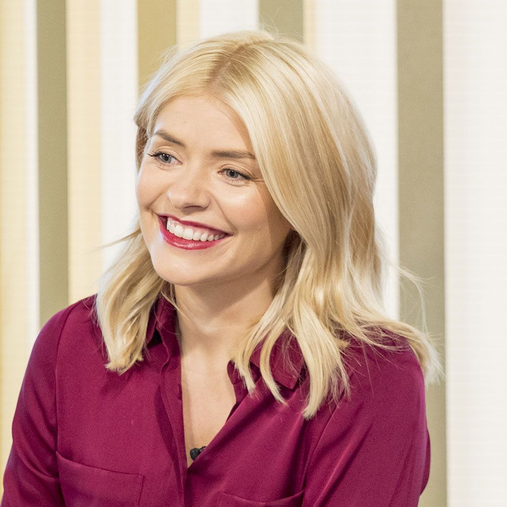 holly willoughby red lipstick